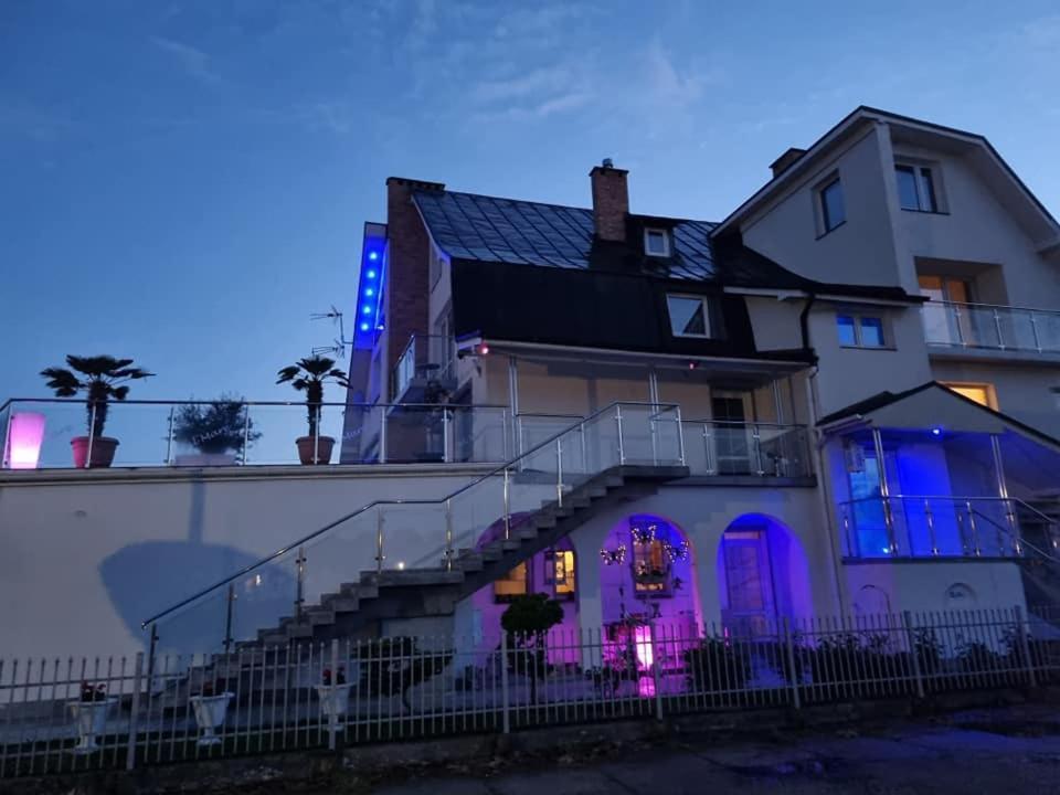 Al Mare-Villa Z Klimatyzacja Устроне Морске Екстериор снимка